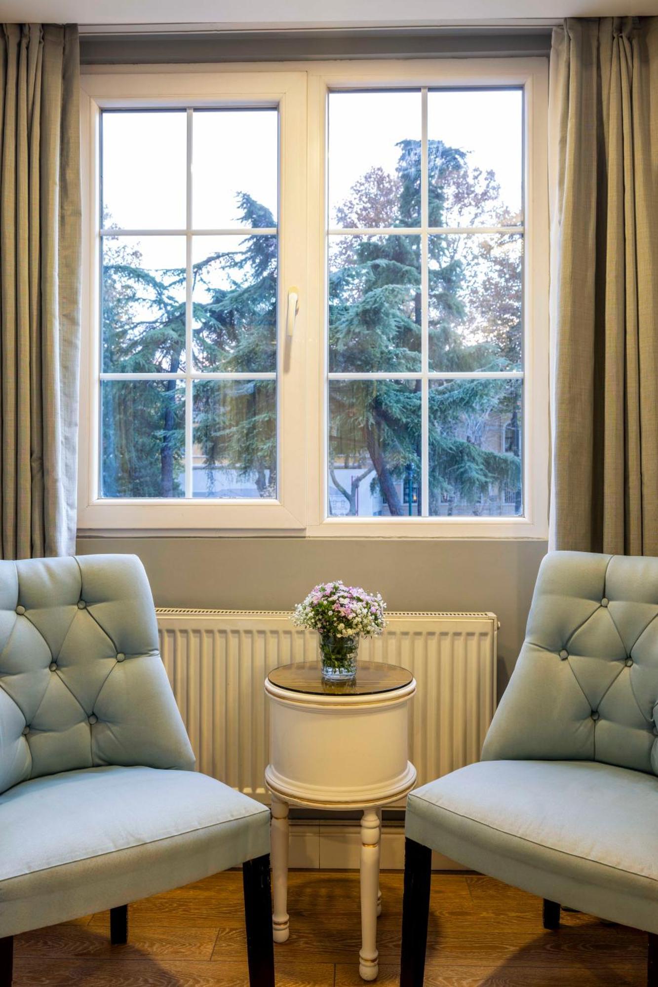 Otel Raymond Old 4*