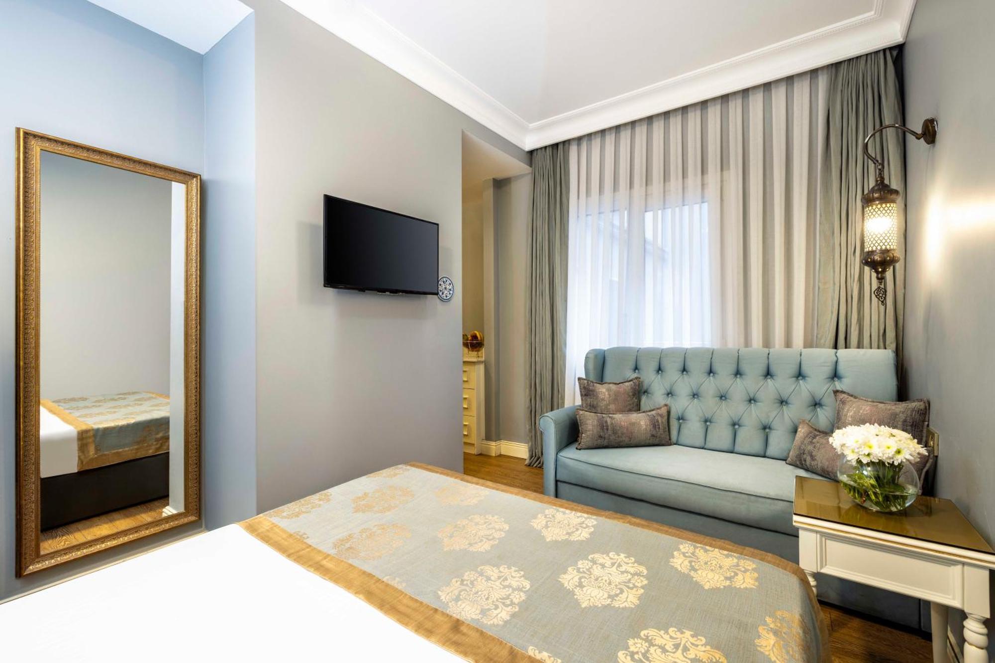 Raymond Old Otel