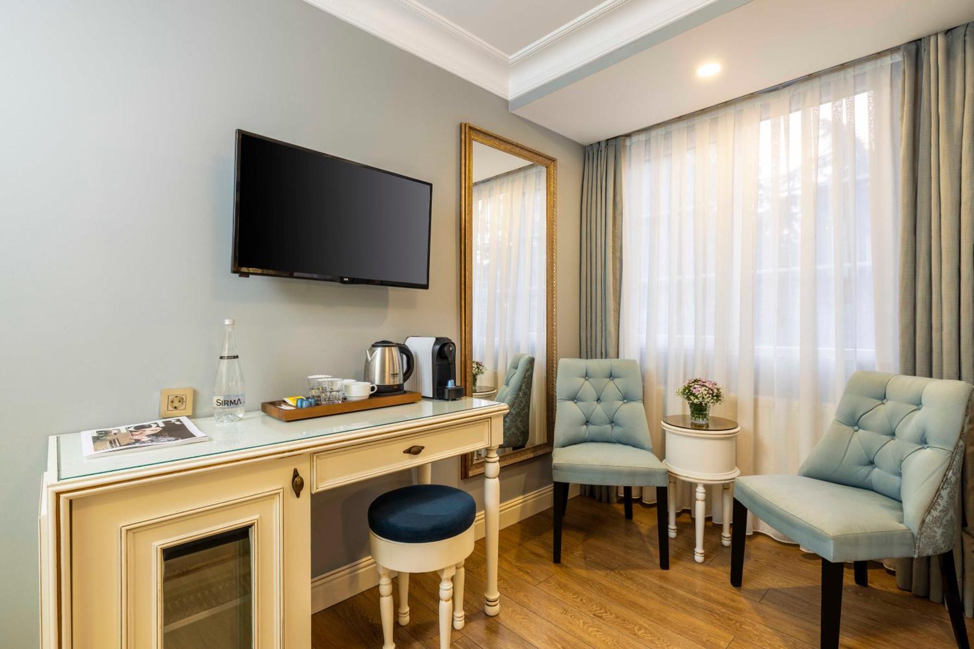Raymond Old Otel 4*