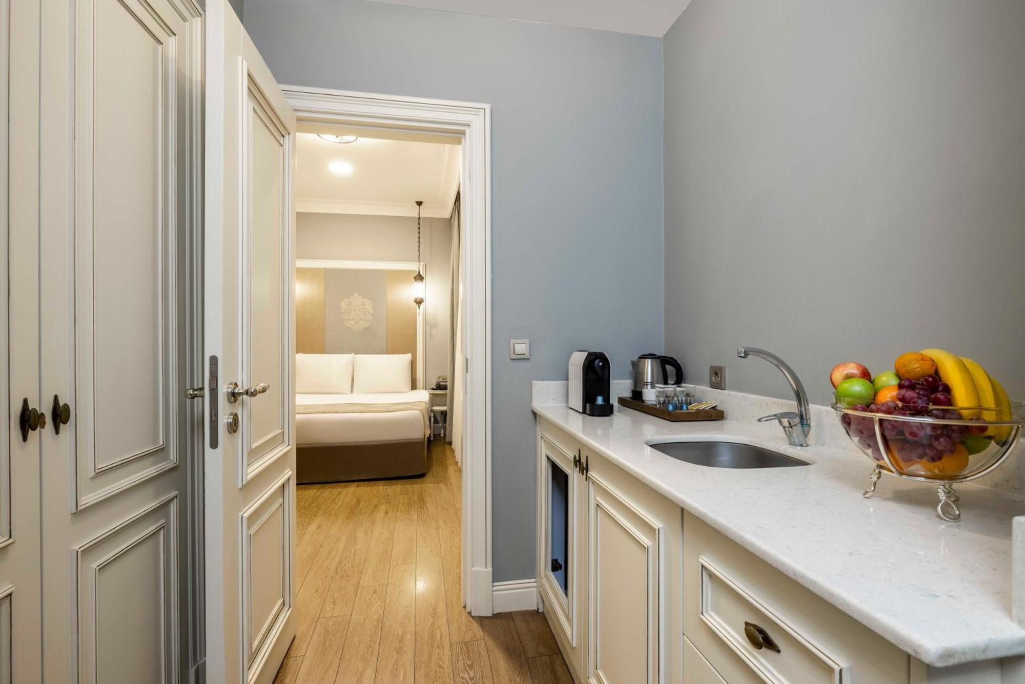 Otel Raymond Old