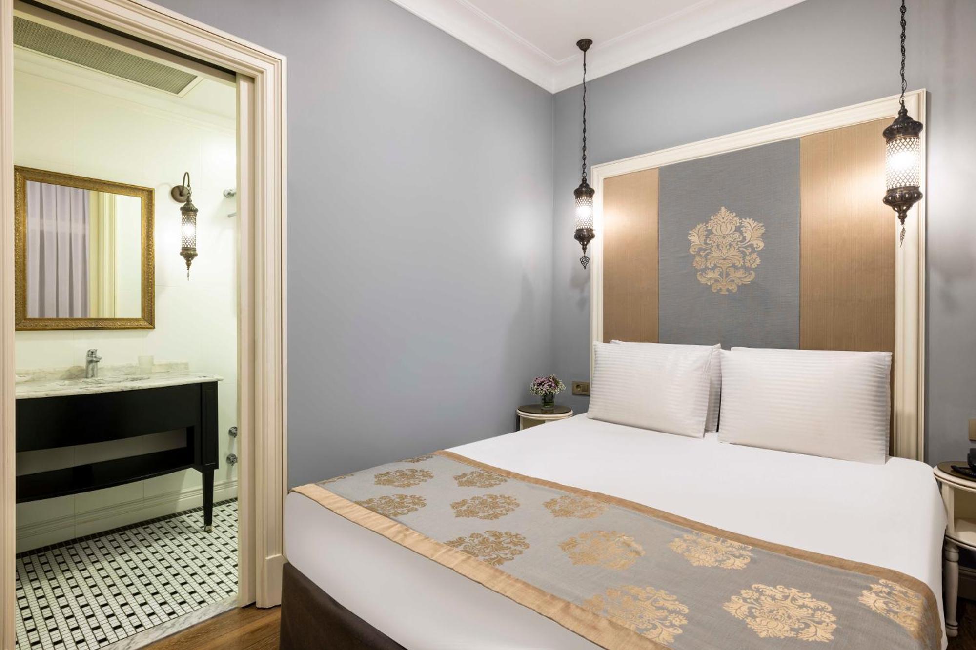 Raymond Old Otel 4*