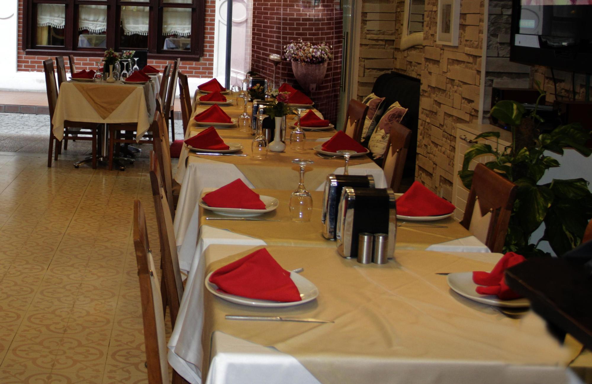 Otel Raymond Old