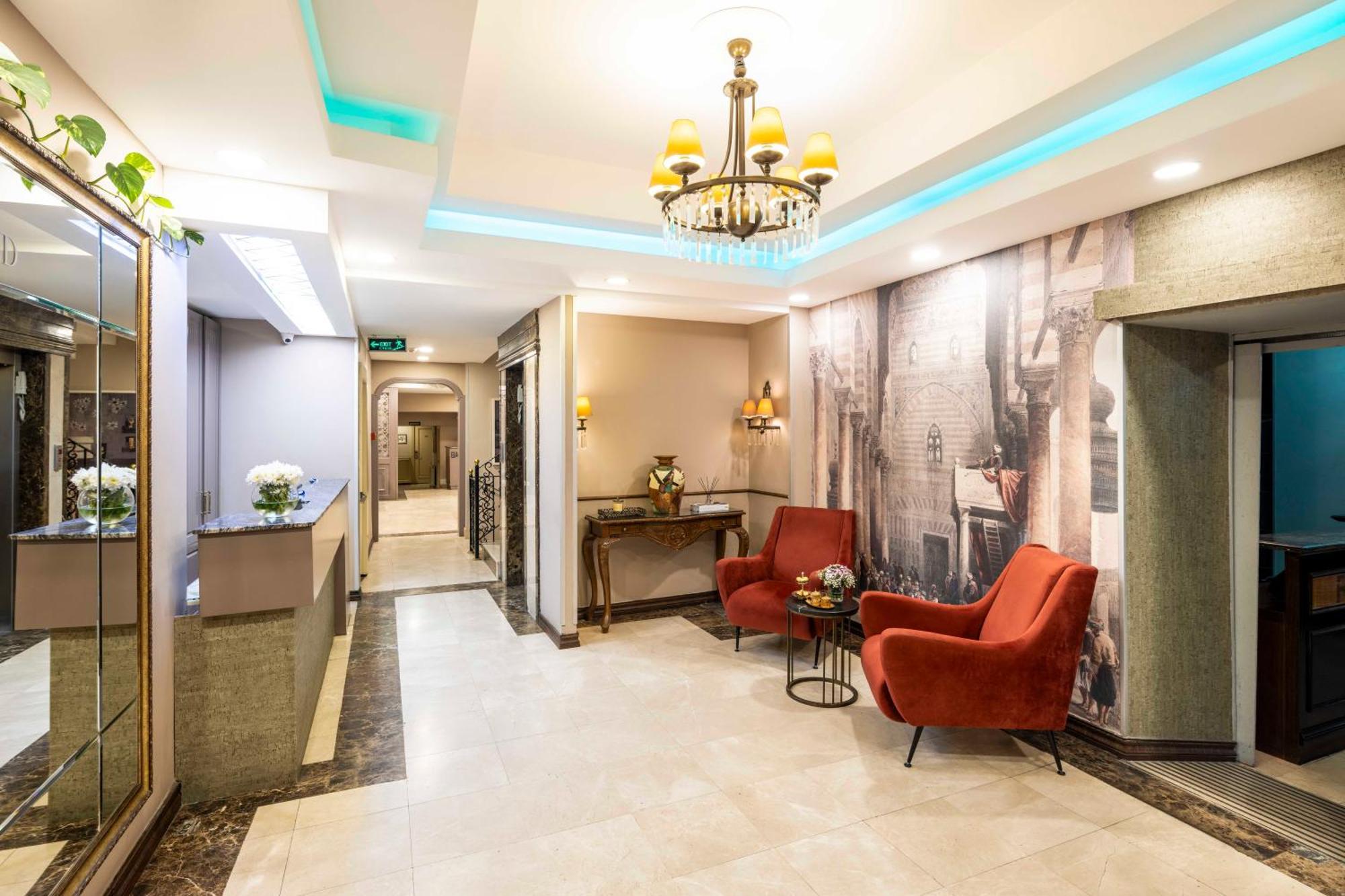Hotel Raymond Old City 4*